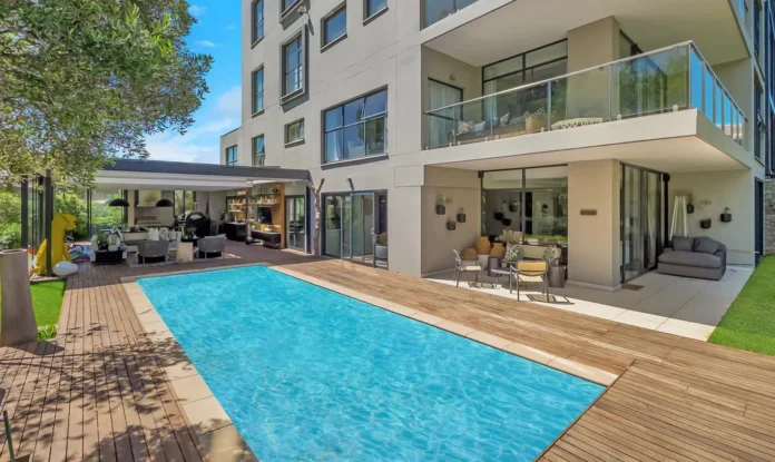 The South African land and real estate market in September 2026 reflects a dual narrative: luxury-driven growth in premium metros like Cape Town