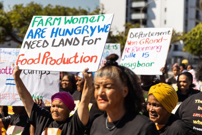 Farm workers demand access to land