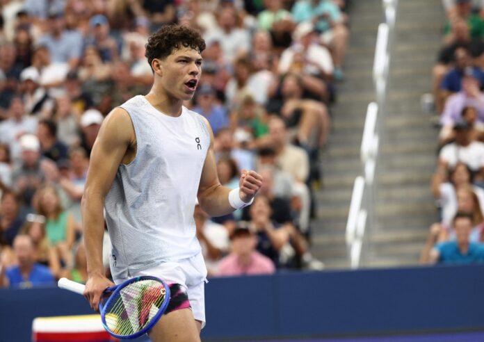 French qualifier Arthur Géa
